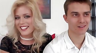 Cuckolding eurobabe gets nutted relative to indiscretion